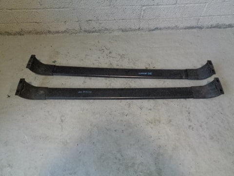 Discovery 3 and 4 Roof Rack Cross Bars in Black with Key Land Rover K02013