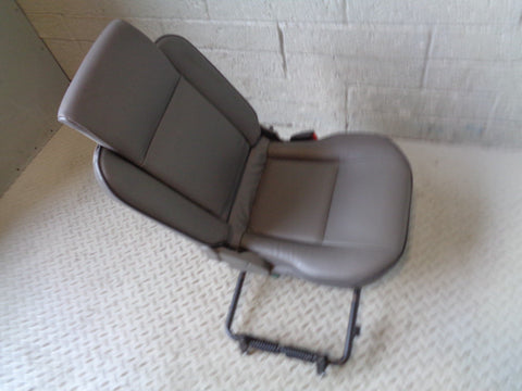 Discovery 2 Dickie Seats Pair Grey Leather 3rd Row A/C Model Land Rover R26014