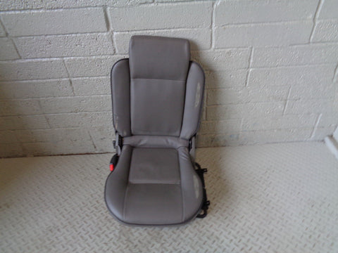 Discovery 2 Dickie Seats Pair Grey Leather 3rd Row A/C Model Land Rover R26014