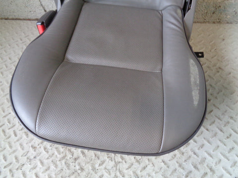 Discovery 2 Dickie Seats Pair Grey Leather 3rd Row A/C Model Land Rover R26014