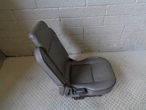 Discovery 2 Dickie Seats Pair Grey Leather 3rd Row A/C Model Land Rover R26014