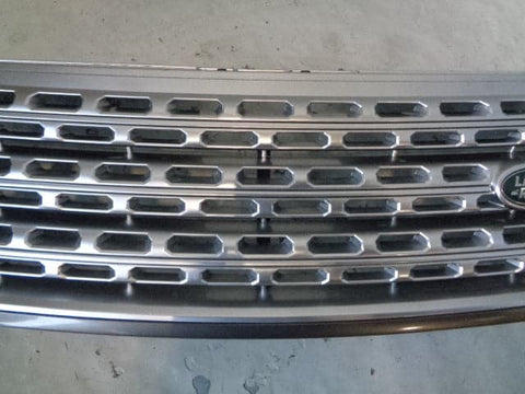 Range Rover L405 Grille Front in Silver Pre-Facelift 2013 to 2017