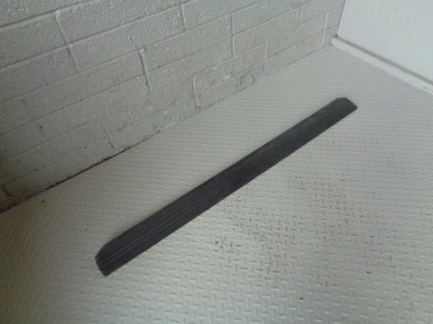 Discovery 2 Rear Bumper Scuff Load Trim Land Rover 1998 to 2004