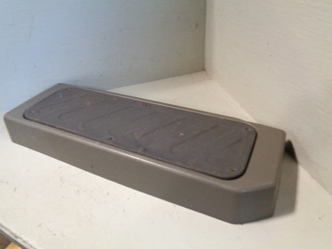 Discovery 2 Tailgate Sub-Woofer Speaker Case Grille in Grey Land Rover L318