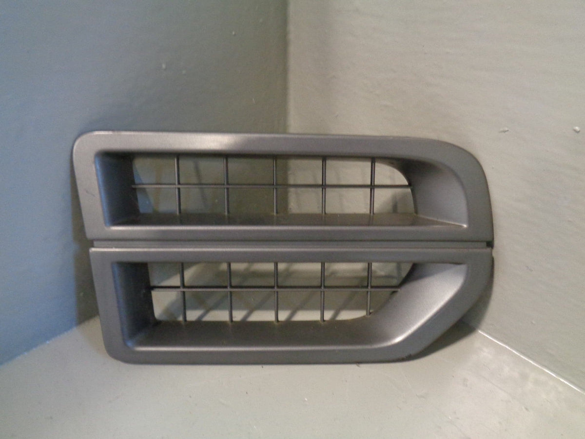 Discovery 3 Wing Vent Grille Off Side Right in Grey Land Rover 2004 to 2009