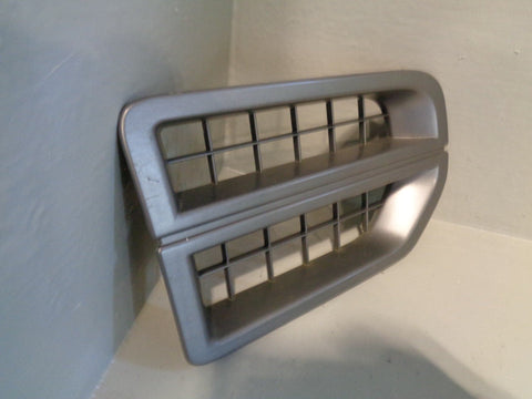 Discovery 3 Wing Vent Grille Off Side Right in Grey Land Rover 2004 to 2009