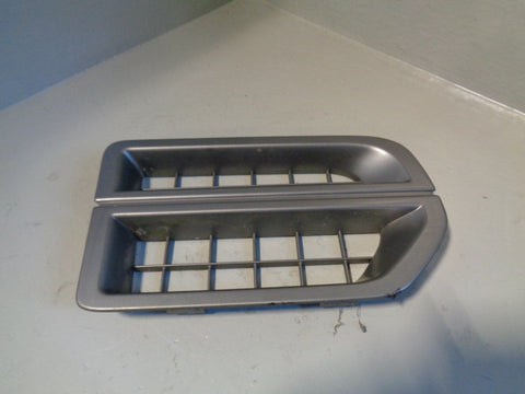 Discovery 3 Wing Vent Grille Off Side Right in Grey Land Rover 2004 to 2009