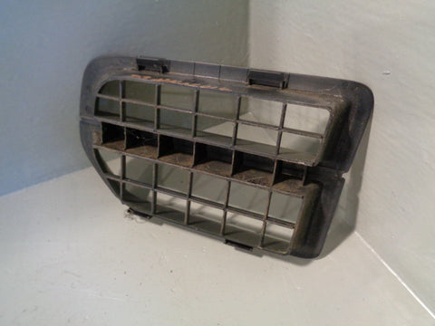 Discovery 3 Wing Vent Grille Off Side Right in Grey Land Rover 2004 to 2009
