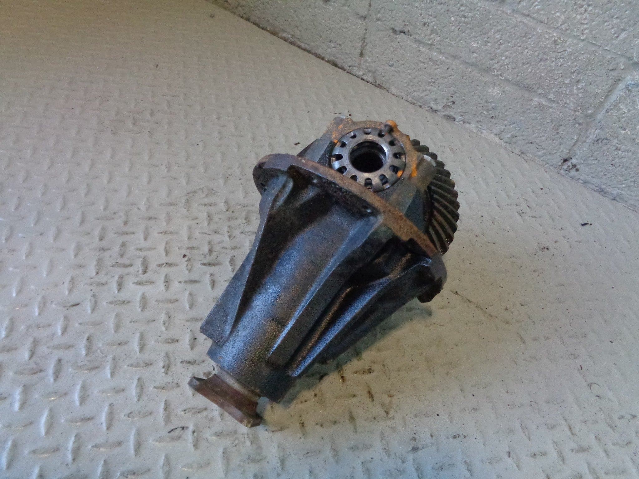 Square Diff Discovery 2 Diff Front Differential 24 Spline Square Flange Land Rover ...
