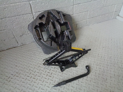 Freelander 2 Scissor Jack with Handle in Housing Brace Land Rover 2006 to 2014