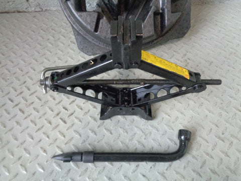 Freelander 2 Scissor Jack with Handle in Housing Brace Land Rover 2006 to 2014