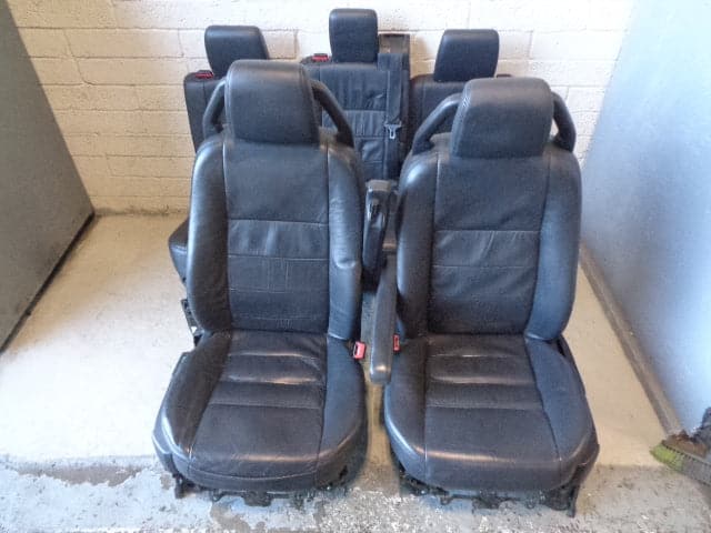 Discovery 3 Seats Black Soft Leather Electric x 5 Land Rover 2004 to 2009 K29112