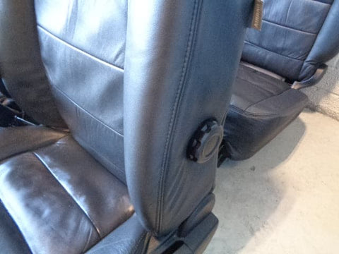 Discovery 3 Seats Black Soft Leather Electric x 5 Land Rover 2004 to 2009 K29112