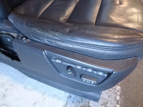 Discovery 3 Seats Black Soft Leather Electric x 5 Land Rover 2004 to 2009 K29112