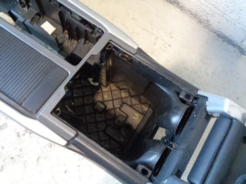 Range Rover Sport Centre Console Arm Rest L320 2005 to 2009 B13122