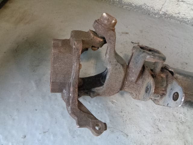 Discovery 2 Front Axle Casing Land Rover TD5 and V8 1998