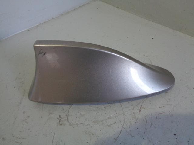 BMW 730d Roof Aerial Shark Fin Cover in Cashmere Silver F01