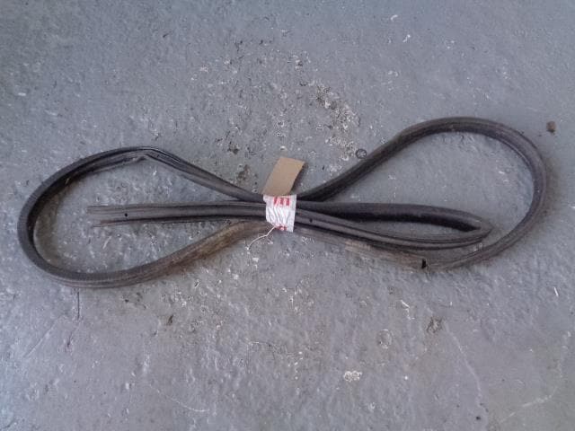 Discovery 2 Door Rubber Seal Off Side Rear OSR Land Rover