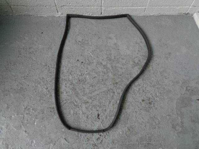Discovery 2 Door Rubber Seal Near Side Rear Land Rover 1998