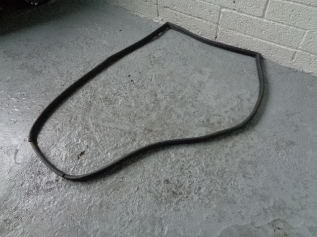 Discovery 2 Door Rubber Seal Near Side Rear Land Rover 1998