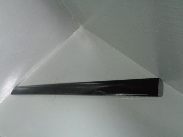 Discovery 3 Rear Window Trim Under Roof Rail Upper Near Side
