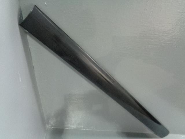 Discovery 3 Rear Window Trim Under Roof Rail Upper Near Side