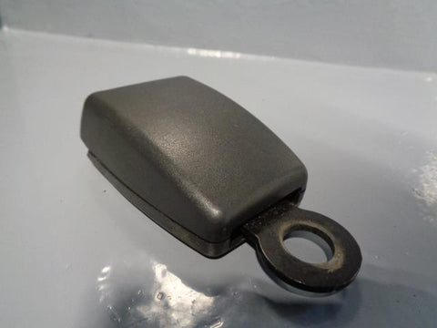 Discovery 2 Seat Belt Clasp Off Side Rear 6 and 7 Dickie