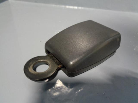 Discovery 2 Seat Belt Clasp Off Side Rear 6 and 7 Dickie