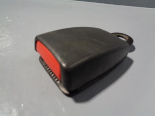 Discovery 2 Seat Belt Clasp Off Side Rear 6 and 7 Dickie