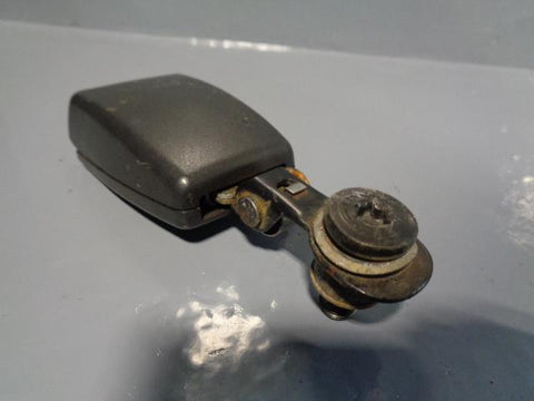 Discovery 2 Seat Belt Buckle Clasp Near Side Rear Land Rover