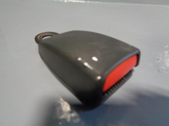 Discovery 2 Seat Belt Clasp Near Side Rear 6 and 7 Dickie