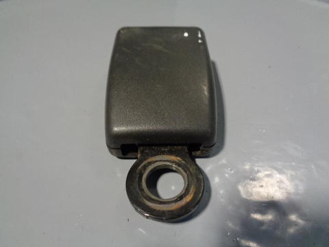 Discovery 2 Seat Belt Clasp Near Side Rear 6 and 7 Dickie