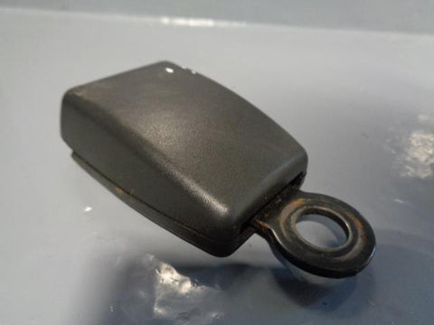 Discovery 2 Seat Belt Clasp Near Side Rear 6 and 7 Dickie