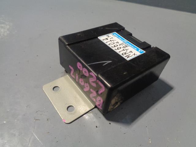 Mitsubishi L200 Diff Lock Control Unit MR166014 K74 2001