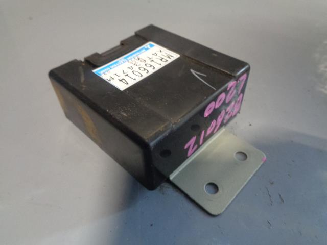 Mitsubishi L200 Diff Lock Control Unit MR166014 K74 2001