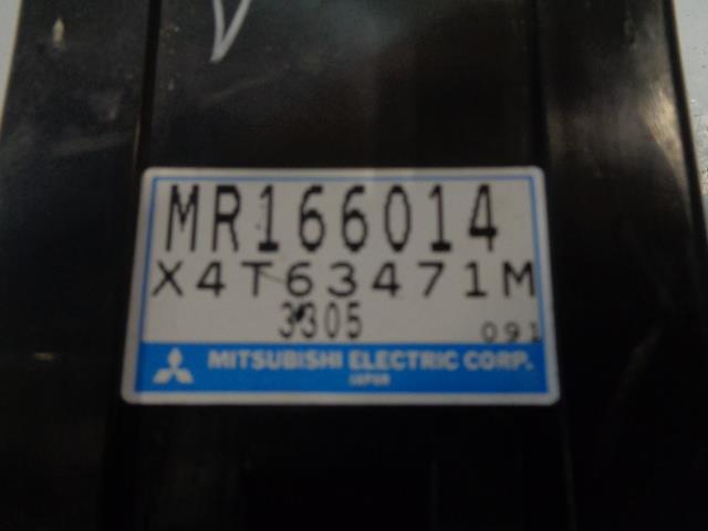 Mitsubishi L200 Diff Lock Control Unit MR166014 K74 2001